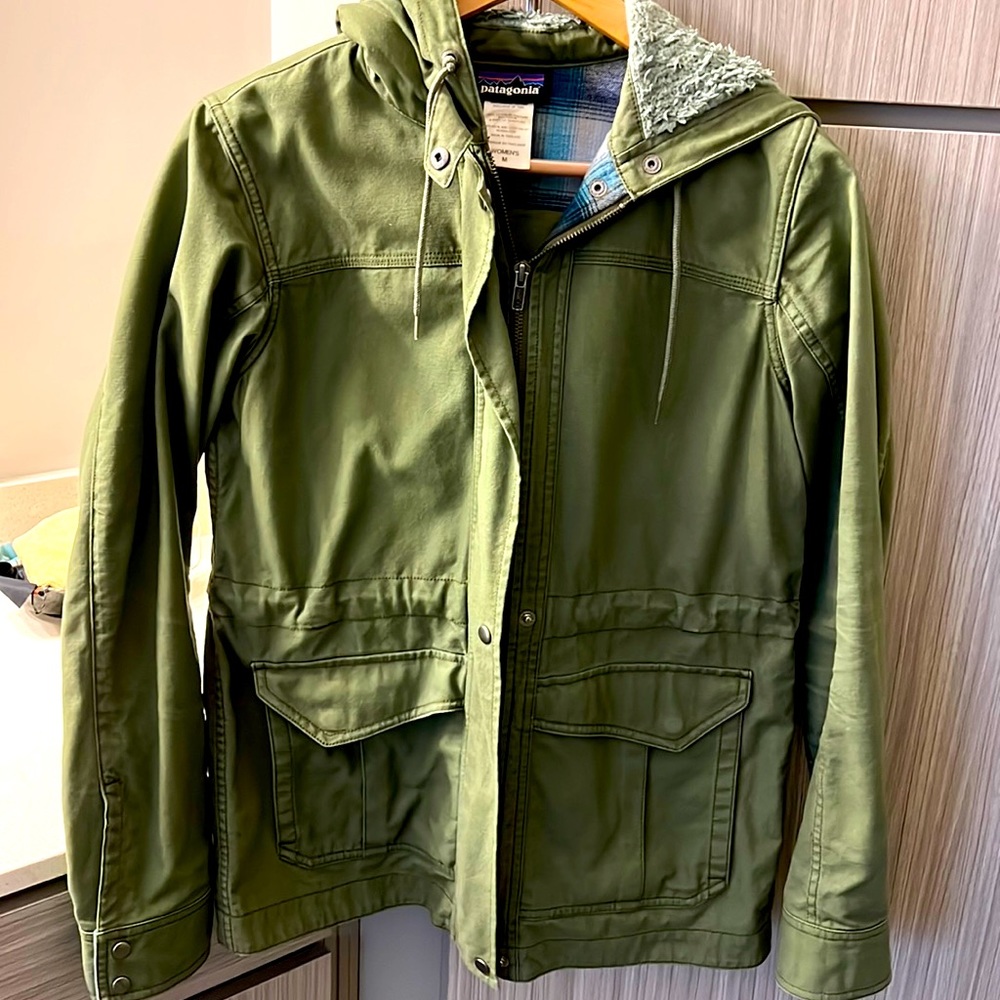 Women’s Patagonia Jacket - Size M